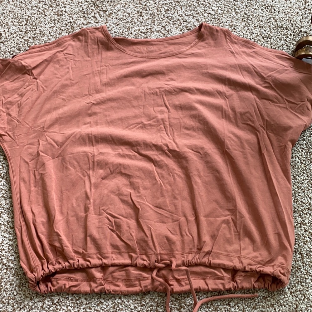 Lululemon workout top